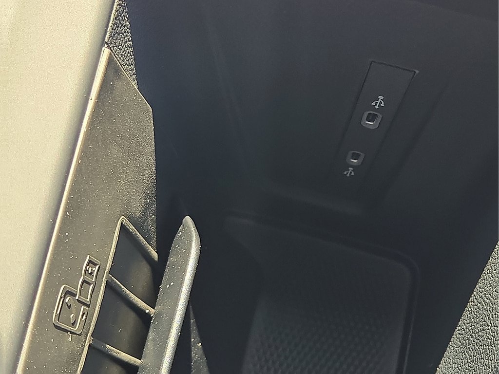 New 2026 Volkswagen Tiguan SE R-Line FWD image 21