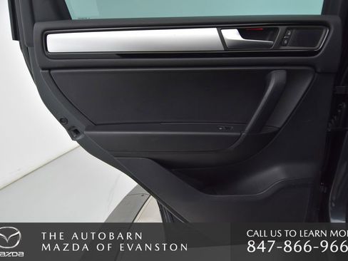 Used 2014 Volkswagen Touareg Sport AWD/4WD image 36