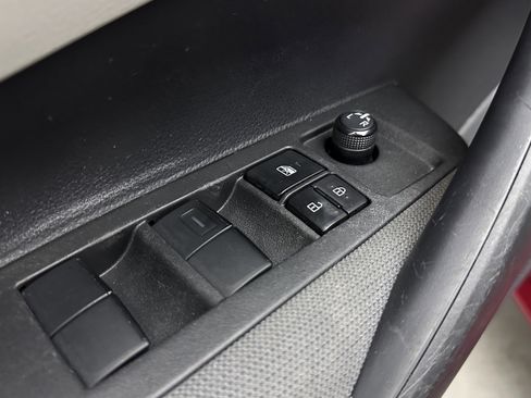 Used 2022 Toyota Corolla LE image 11