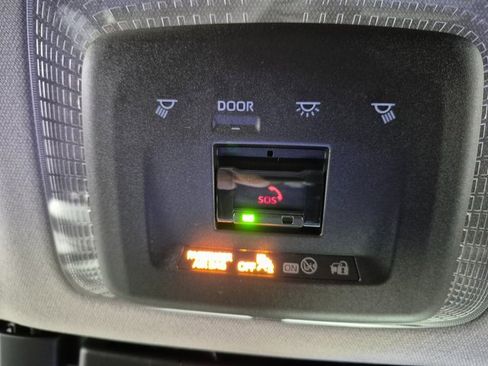 Used 2023 Toyota Prius XLE image 20