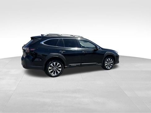 Used 2025 Subaru Outback Touring XT AWD/4WD image 10