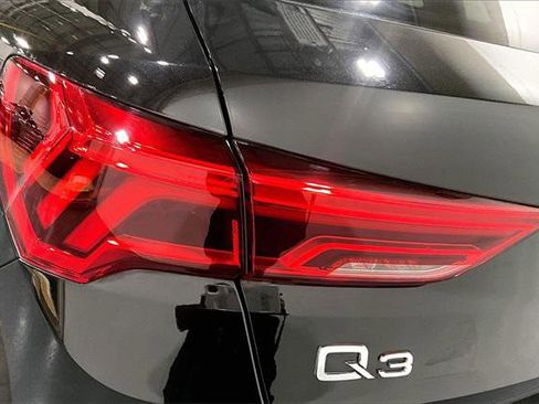 Certified 2023 Audi Q3 2.0T Premium image 31
