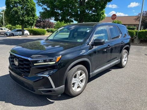 Used 2023 Honda Pilot LX image 8