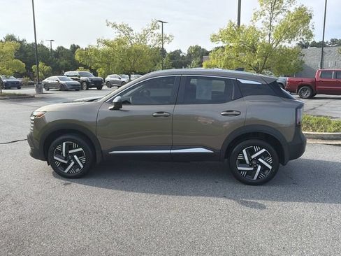 Certified 2026 Nissan Kicks SV FWD image 8