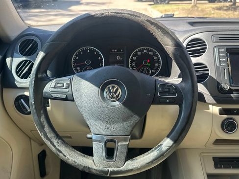 Used 2016 Volkswagen Tiguan SE FWD image 14
