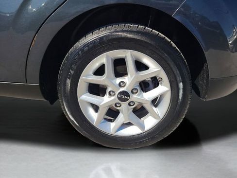 Used 2024 Kia Soul LX w/ Option Group 015 FWD image 32