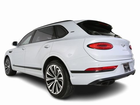 Certified 2023 Bentley Bentayga Extended Wheelbase image 3