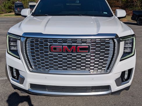 Used 2023 GMC Yukon XL Denali image 12