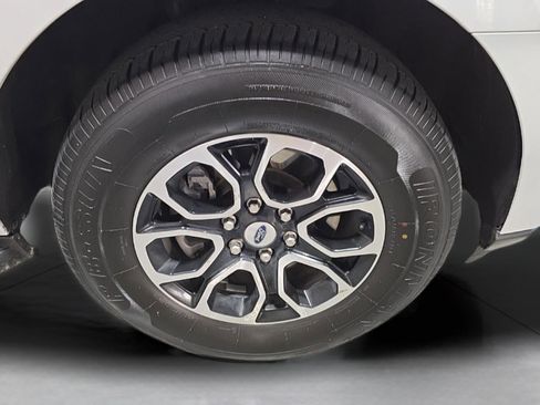 Used 2024 Ford Expedition Max XLT image 24