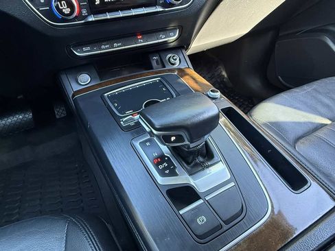 Used 2018 Audi Q5 2.0T Premium Plus w/ Premium Plus Package image 17