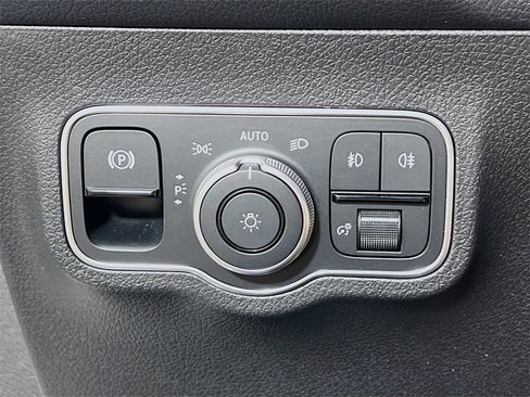 New 2026 Mercedes-Benz GLB 250 4MATIC image 11