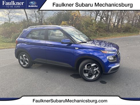 Used 2024 Hyundai Venue SEL image 1