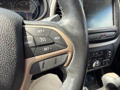 Used 2016 Jeep Cherokee Latitude w/ Comfort/Convenience Group AWD/4WD image 43