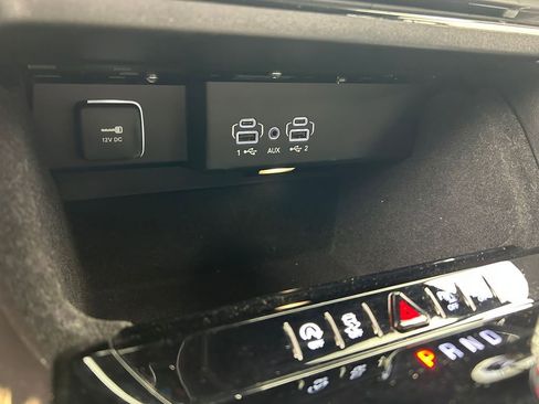 Used 2023 Jeep Wagoneer 4WD image 30