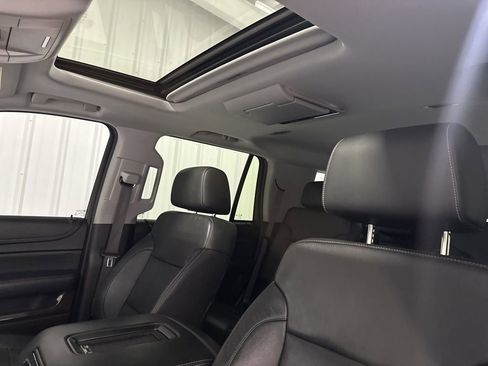 Used 2016 GMC Yukon SLT w/ Open Road Package AWD/4WD image 18