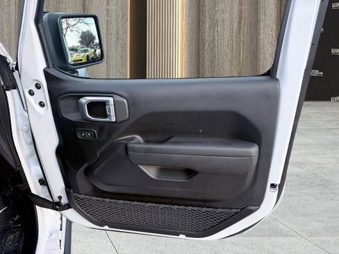 Used 2026 Jeep Wrangler Unlimited Rubicon image 61