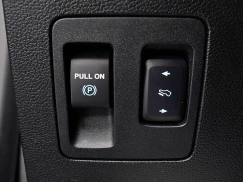Used 2018 Ford F150 Platinum w/ Equipment Group 701A Luxury AWD/4WD image 27