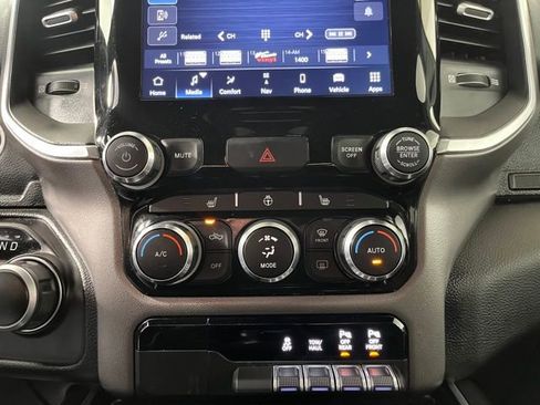 Used 2022 RAM 1500 Big Horn AWD/4WD image 32