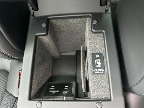 Used 2026 Porsche Macan Turbo image 27