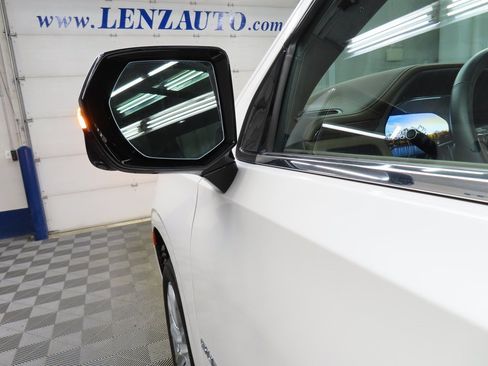 Used 2024 Chevrolet Suburban High Country image 71