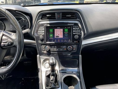 Used 2023 Nissan Maxima SL FWD image 11