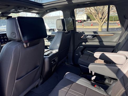 New 2026 Chevrolet Tahoe High Country AWD/4WD image 14