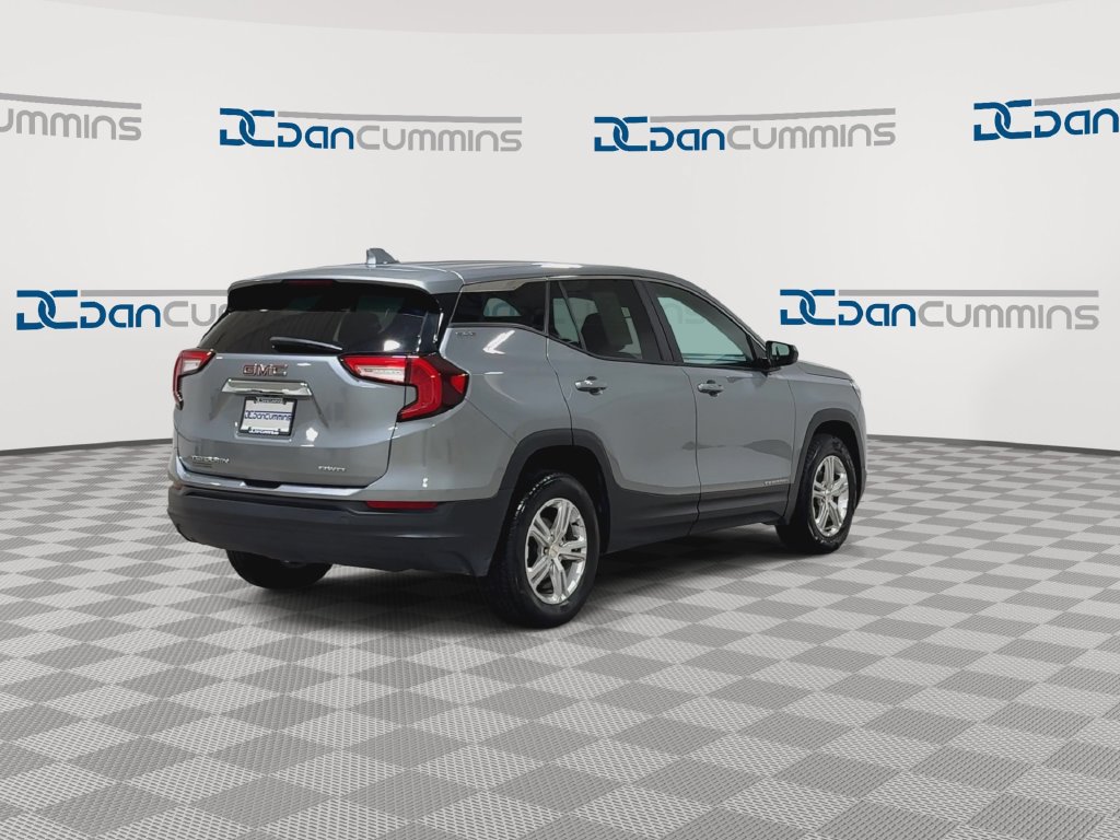 Used 2024 GMC Terrain SLE AWD/4WD image 9