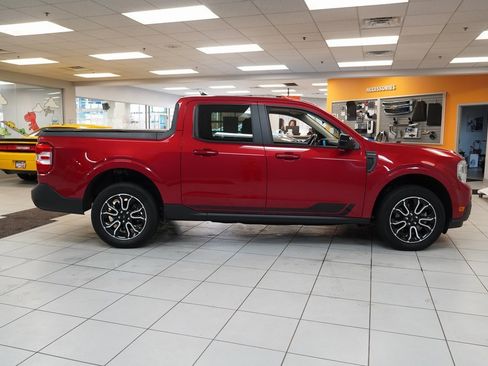 Used 2022 Ford Maverick Lariat w/ Lariat Luxury Package image 16