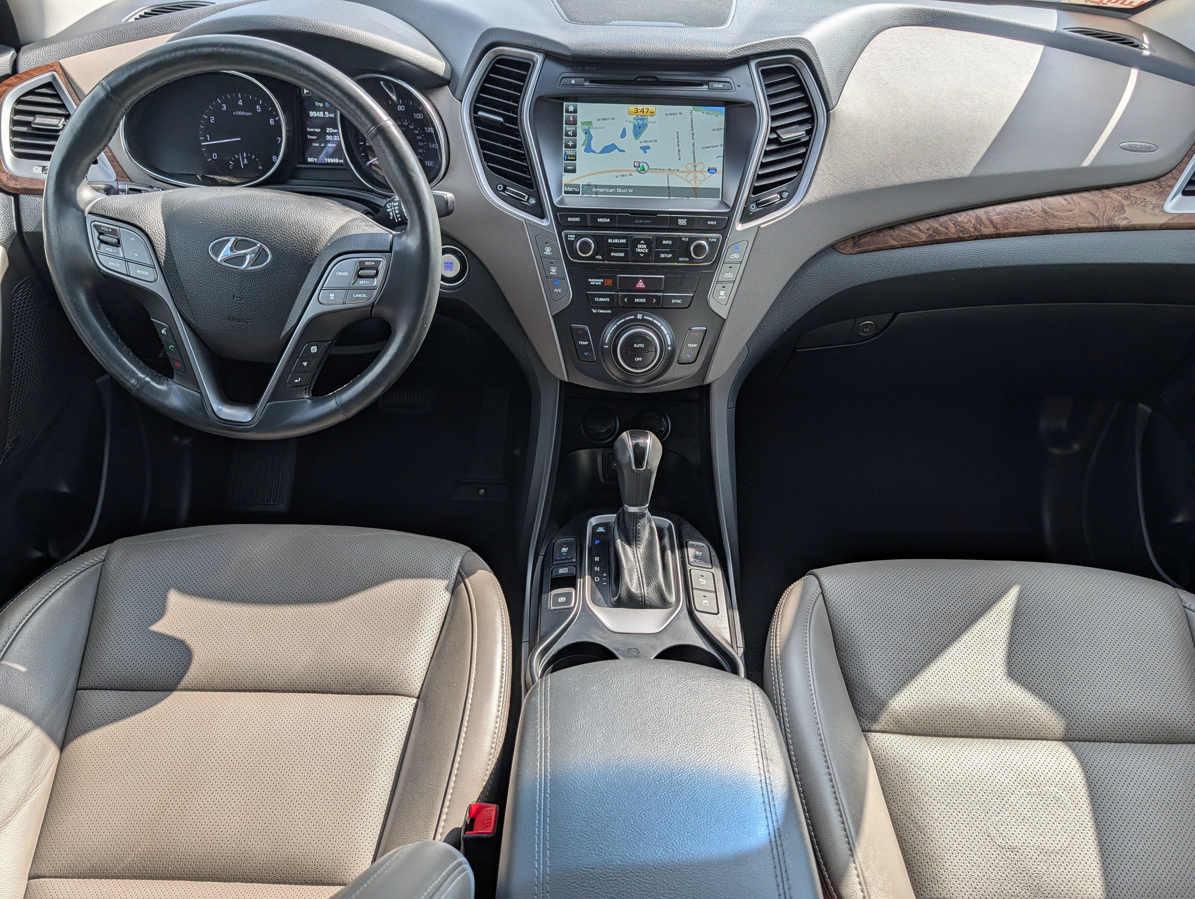 Used 2017 Hyundai Santa Fe Limited AWD/4WD image 10