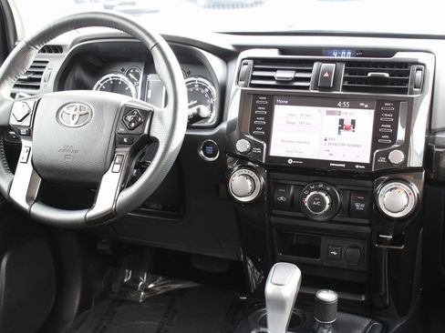 Used 2024 Toyota 4Runner TRD Off-Road image 18