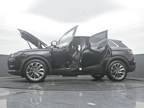 Used 2023 Lincoln Nautilus Reserve AWD/4WD image 61