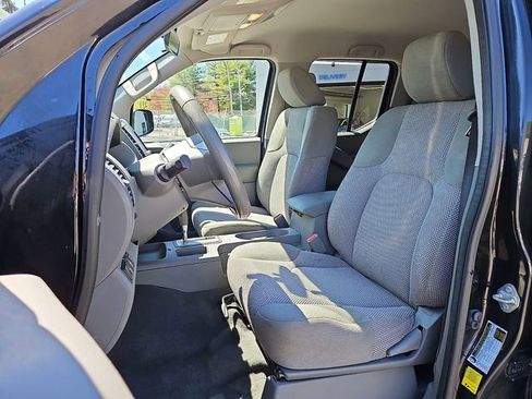 Used 2019 Nissan Frontier SV AWD/4WD image 13