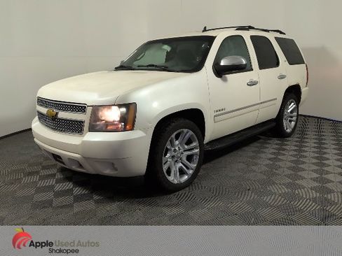 Used 2011 Chevrolet Tahoe LTZ image 3