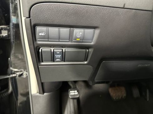 Used 2021 Nissan Armada SL w/ Captain's Chairs Package image 19