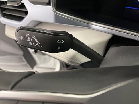 New 2026 Volkswagen Taos SE image 19