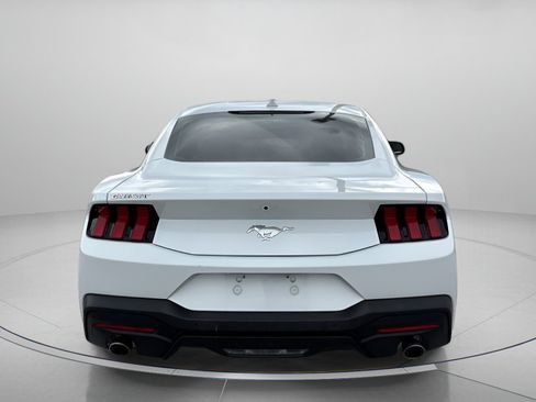 Used 2024 Ford Mustang Coupe RWD image 4