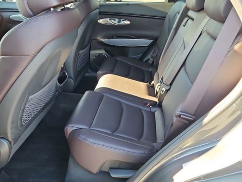 Used 2023 Genesis GV70 2.5T Advanced w/ Advanced Package image 13