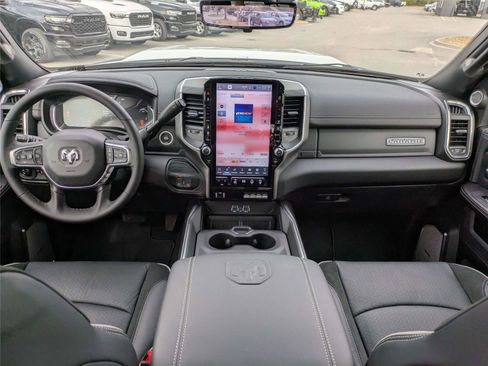 New 2026 RAM 2500 Laramie AWD/4WD image 15