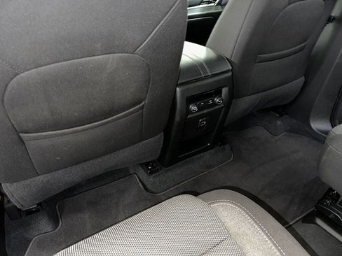 Certified 2023 Chevrolet Traverse LT image 20