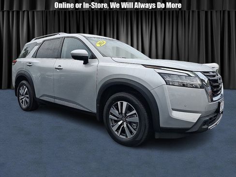 Used 2024 Nissan Pathfinder SL w/ Cargo Package AWD/4WD image 1