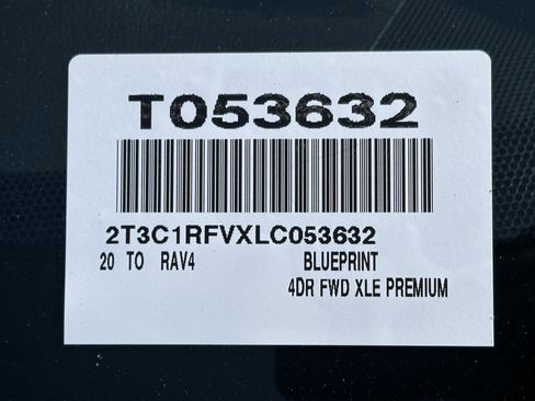 Used 2020 Toyota RAV4 XLE Premium FWD image 15