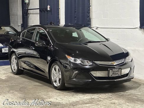 Used 2017 Chevrolet Volt LT w/ Comfort Package image 1