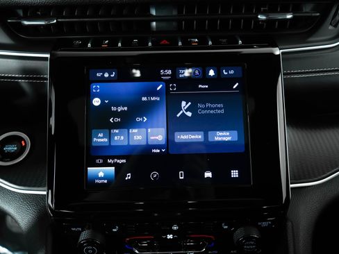 Used 2024 Jeep Grand Cherokee L Altitude image 26