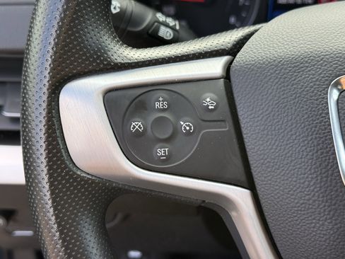 Used 2024 GMC Terrain SLE w/ Driver Convenience Package image 16