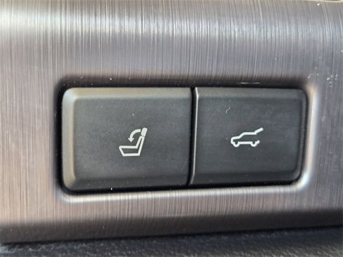 Used 2020 Ford Expedition Platinum image 39