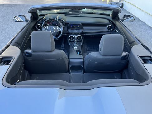 Used 2020 Chevrolet Camaro LT image 17