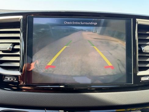 Used 2025 Chrysler Pacifica Select FWD image 14