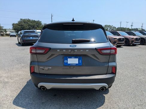Used 2024 Ford Escape Active w/ Cold Weather Package FWD image 5
