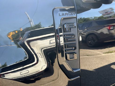 Used 2022 Ford F250 Lariat AWD/4WD image 14