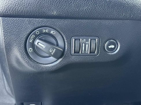 Used 2022 Dodge Challenger GT RWD image 22
